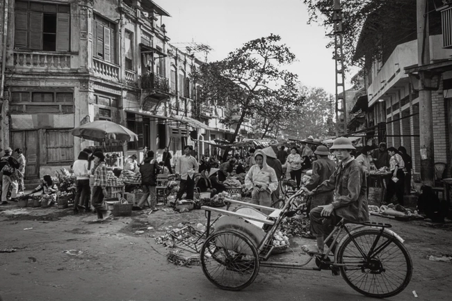 Triển lãm "Hà Nội - Một thời để nhớ": Sự nồng ấm của người Hà Nội vẫn thế! - Ảnh 14.