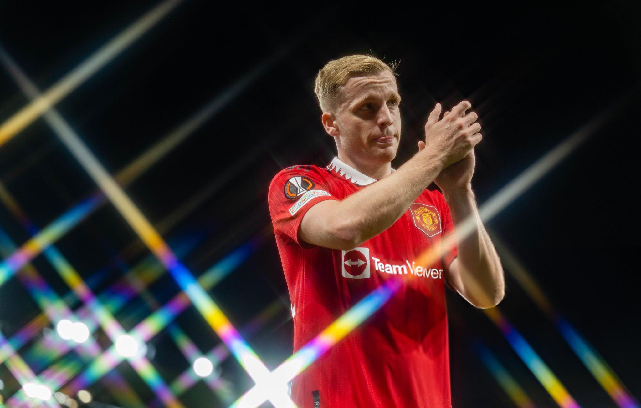 Donny van de Beek & bình nguyên hy vọng tại Girona 4